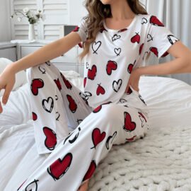 In Stock Fast Delivery Summer Women Pajama Set Fashion Heart Print Sleepwear Short Sleeve and Long Pants Set Loungewear Outfit